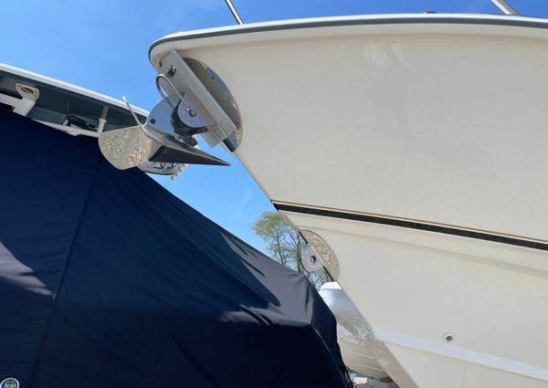 Boston-whaler 320-OUTRAGE-CUDDY-CABIN image