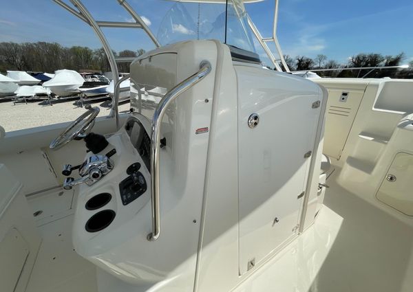 Boston-whaler 320-OUTRAGE-CUDDY-CABIN image