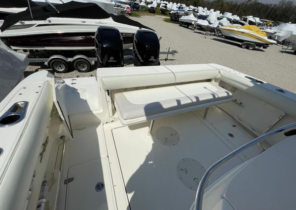 Boston-whaler 320-OUTRAGE-CUDDY-CABIN image