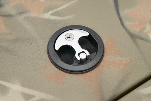 Tracker GRIZZLY-1754-SC image