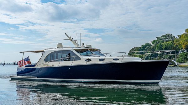 Palm Beach Motor Yachts PB42 
