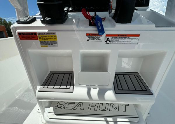 Sea Hunt Ultra 234 image