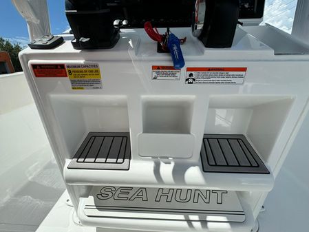 Sea Hunt Ultra 234 image