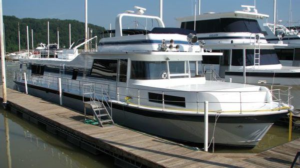 Pluckebaum 75' Houseboat