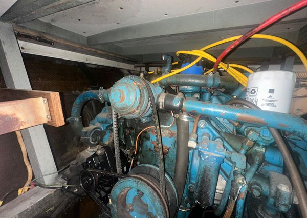 Chris-Craft Commander 42 image