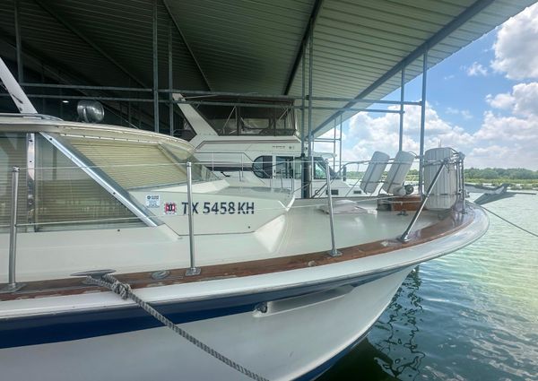 Chris-Craft Commander 42 image