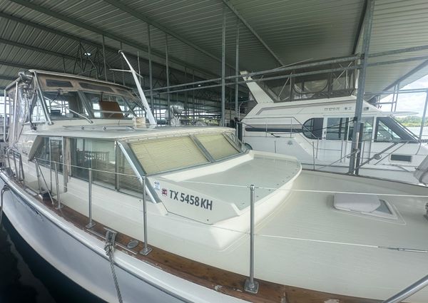 Chris-Craft Commander 42 image