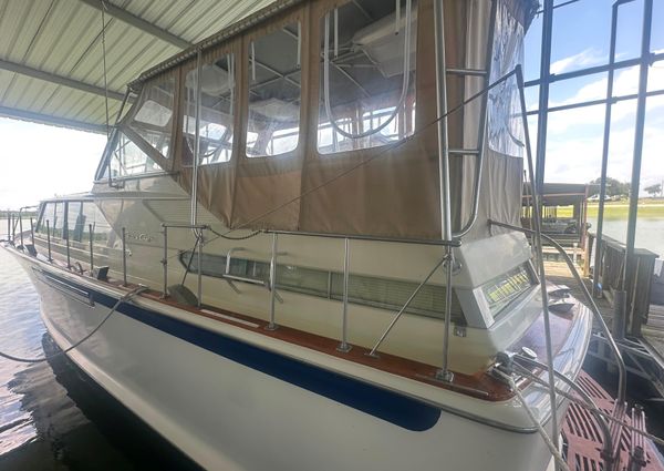 Chris-Craft Commander 42 image