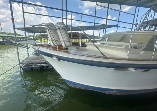 Chris-Craft Commander 42 image