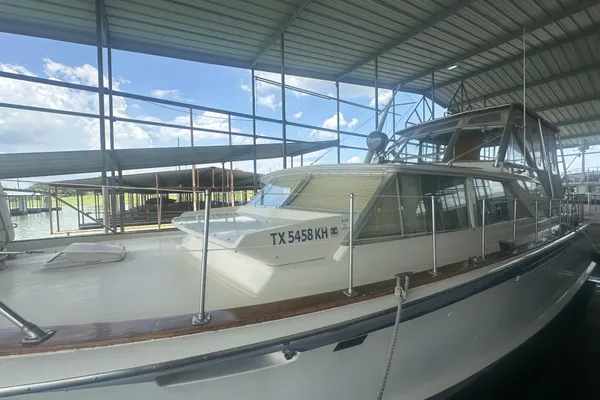 Chris-Craft 42 Commander image