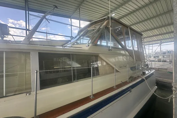 Chris-Craft 42 Commander image