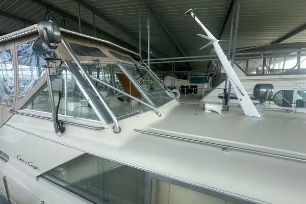 Chris-Craft 42 Commander image