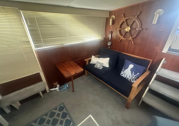 Chris-Craft Commander 42 image