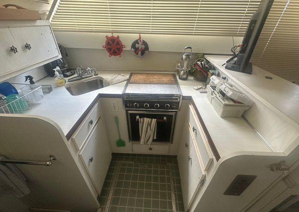 Chris-Craft Commander 42 image