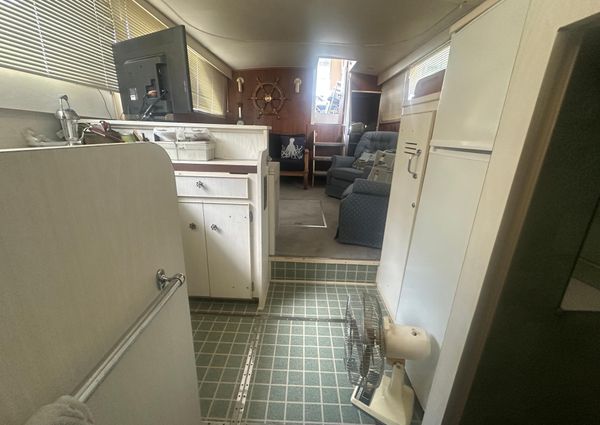 Chris-Craft Commander 42 image