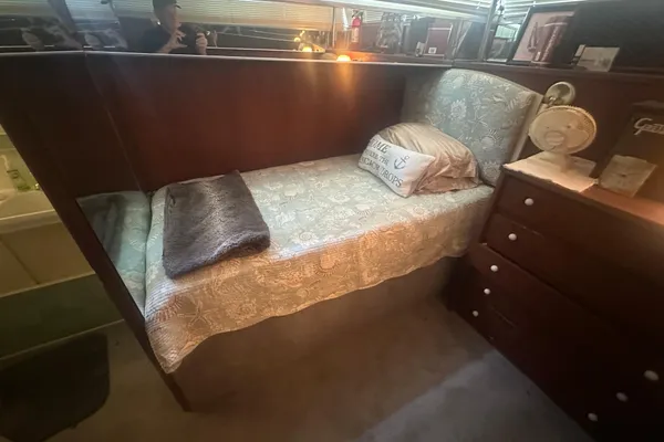 Chris-Craft 42 Commander image