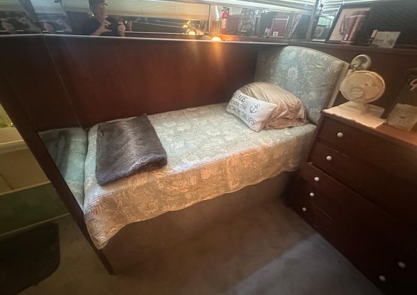 Chris-Craft Commander 42 image