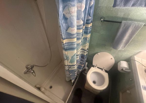 Chris-Craft Commander 42 image