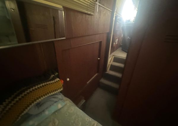 Chris-Craft Commander 42 image