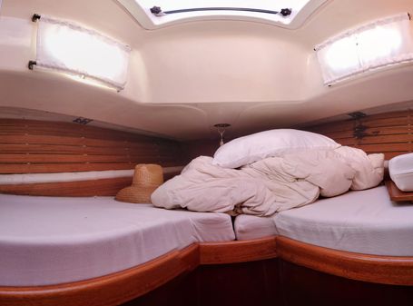 Sloop Bacchant IV 35 image