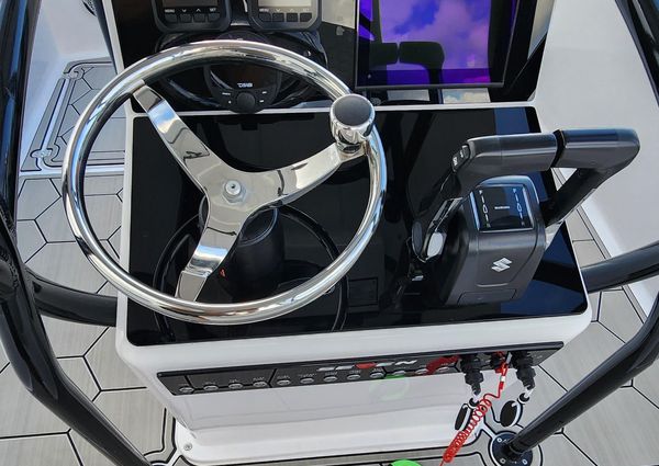 Catamaran 23-CENTER-CONSOLE image