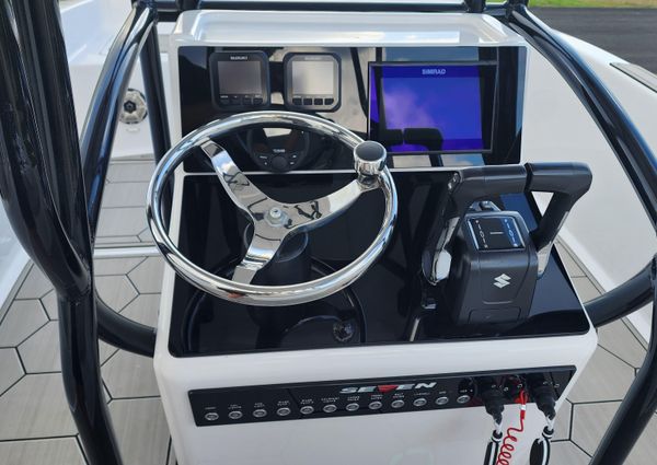 Catamaran 23-CENTER-CONSOLE image