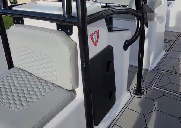 Catamaran 23-CENTER-CONSOLE image