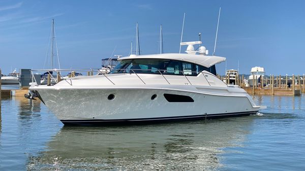 Tiara Yachts C44 Coupe 