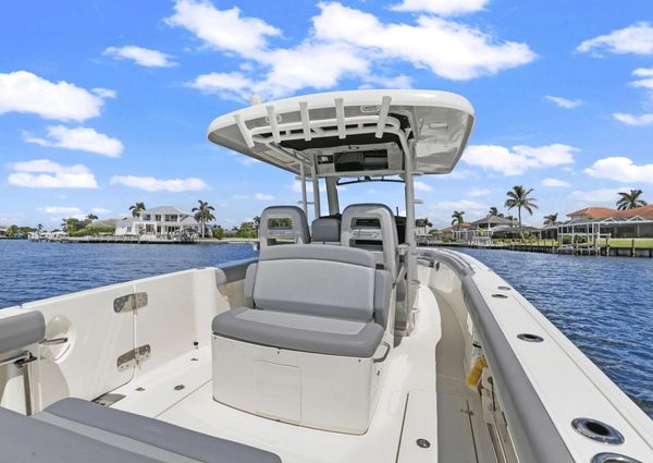 Boston Whaler 330 Outrage image