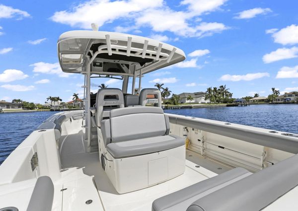 Boston Whaler 330 Outrage image