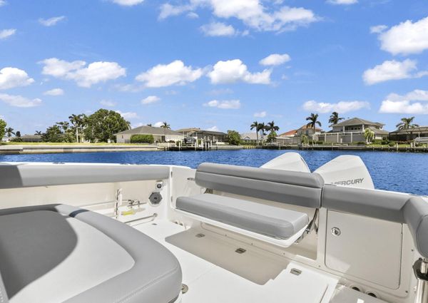 Boston Whaler 330 Outrage image