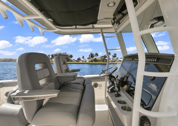 Boston Whaler 330 Outrage image