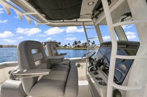 Boston Whaler 330 Outrage image