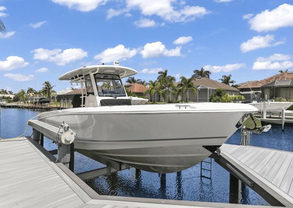 Boston Whaler 330 Outrage image