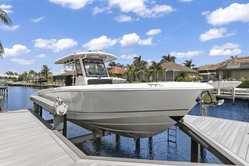 Boston Whaler 330 Outrage image