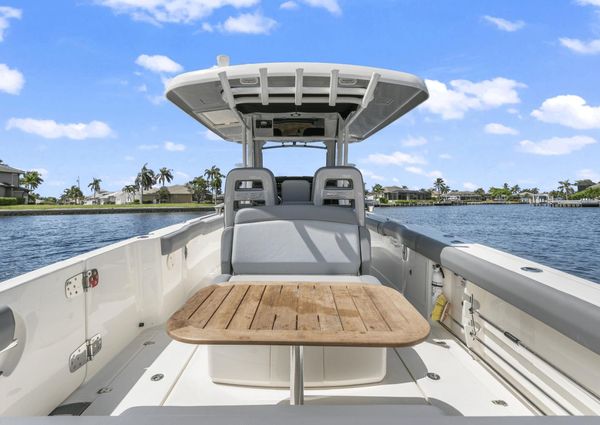 Boston Whaler 330 Outrage image