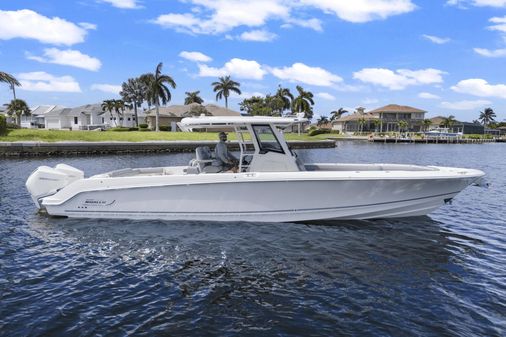 Boston Whaler 330 Outrage image