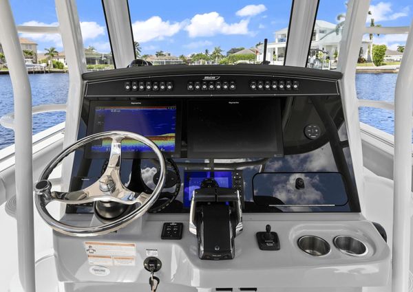 Boston Whaler 330 Outrage image