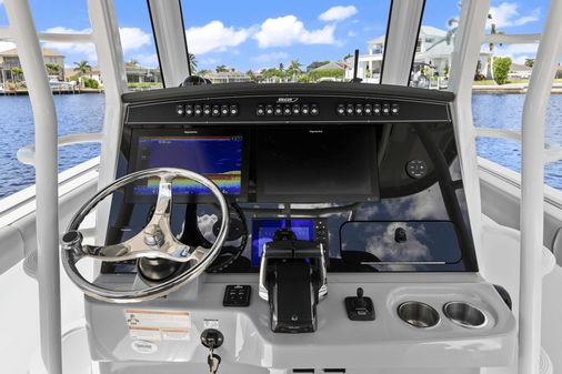 Boston Whaler 330 Outrage image