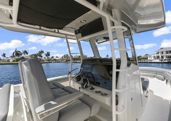 Boston Whaler 330 Outrage image