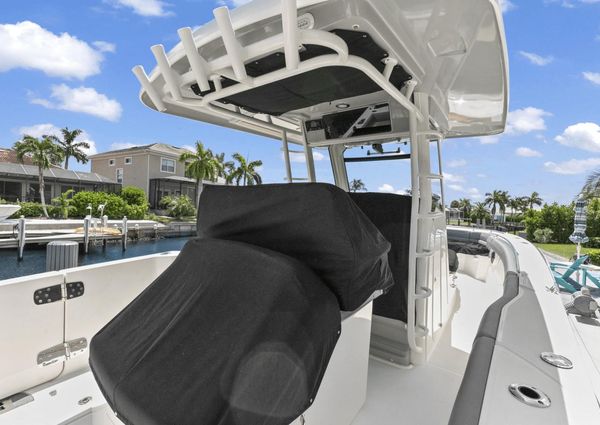 Boston Whaler 330 Outrage image