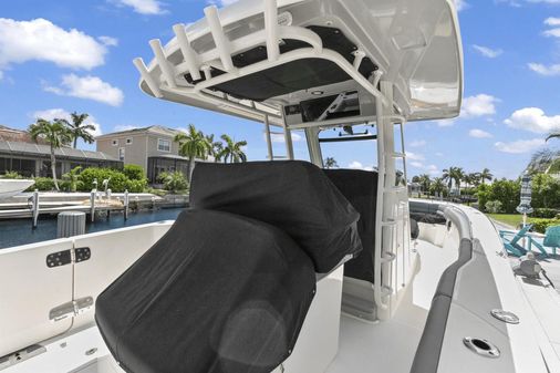 Boston Whaler 330 Outrage image