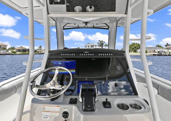 Boston Whaler 330 Outrage image