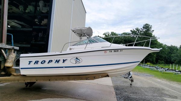 Bayliner 2052 Trophy Walkaround