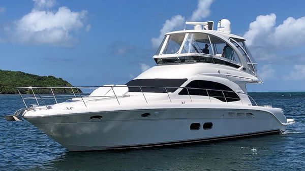 Sea Ray 520 Sedan Bridge
