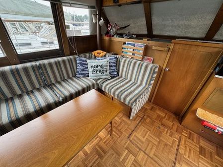 Tollycraft 40-TRI-CABIN image