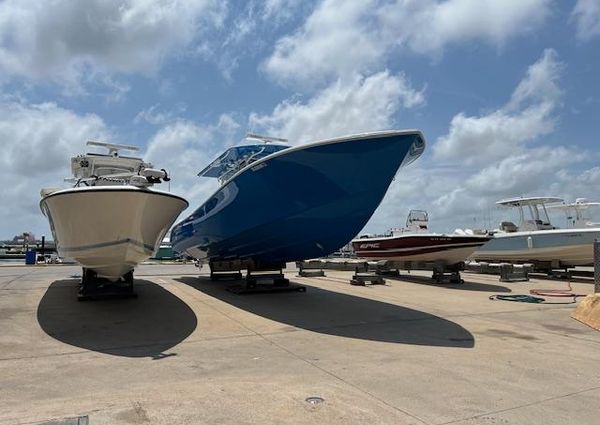 Yellowfin 39 Offshore image