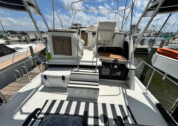 Carver 3607 Aft Cabin image