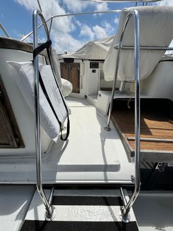 Carver 3607 Aft Cabin image