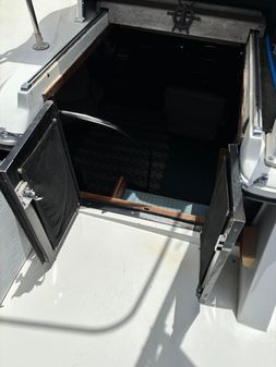 Carver 3607 Aft Cabin image